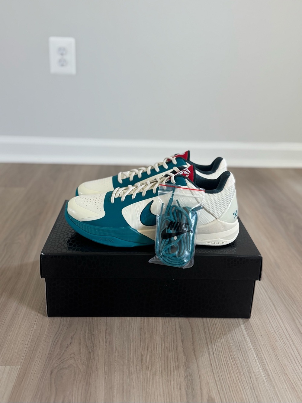 Nike Kobe 5 Protro “Caitlin Clark Coconut Milk Spruce” Men’s 11 or Women’s 12.5